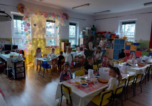 Warszaty cukiernicze z babcią i dziadkiem w grupie Odkrywców.