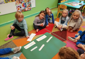 kotki zaczeły od wspólnej pracy