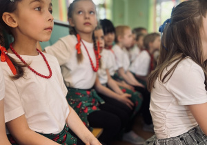 Marysia i Tosia ma Festiwalu „Na ludową nutę”.