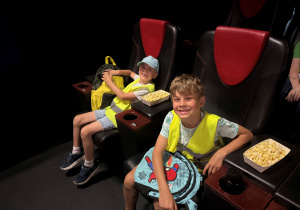 Mamy popcorn i czekamy na rozpoczęcie seansu.
