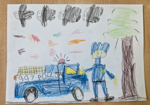 II miejsce - Mateusz C. - Rysunek policjanta przy radiowozie pod drzewem.