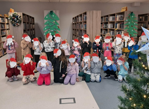 Wycieczka grupy Sówek do biblioteki