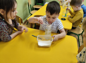 Mały eksperyment - wielkie odkrycia w grupie Tygrysków