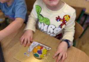 Leon ze skończoną pracą.