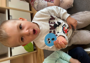 Jasio pokazuje swoje zdziwienie.