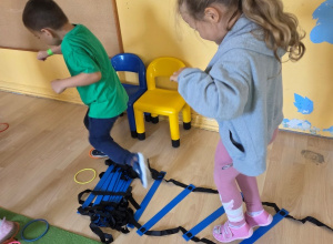 Sportowe Tygryski - pokonujemy tory przeszkód