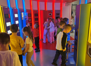 Z wizytą na Ulicy Żywiołów - naukowa przygoda grupy „Kotki” w EC1